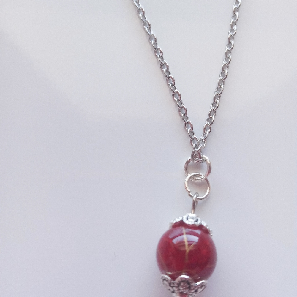 Women's valentines necklace